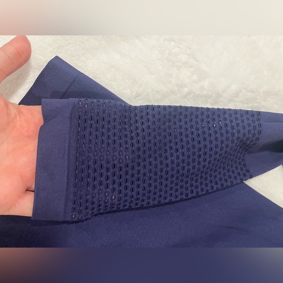 Unbranded Performance Workout Long Sleeve Top With Mesh Panels - Picture 3 of 8